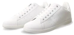 No Doubt White Flat Trainer