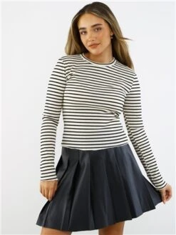 Veromoda Black / Black High Waist Short Skirt